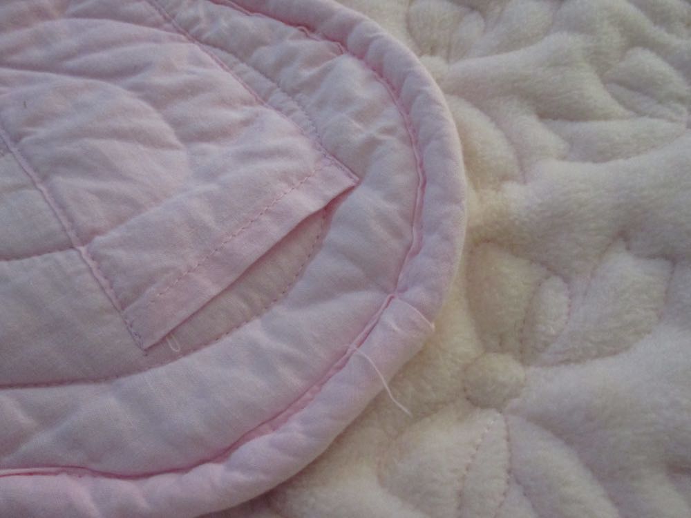 Pink Ribbons Baby Crib Quilt Wall Hanging sleeve.jpg