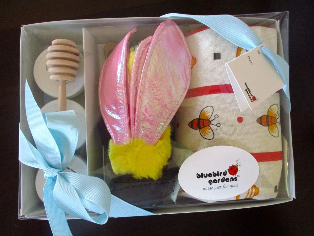 bee lover's honey sampler gift set