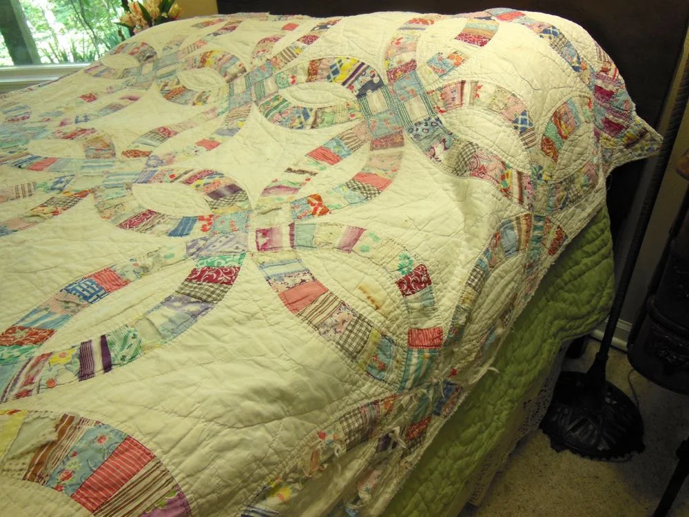 Vintage double wedding ring queen cutter quilt from Bluebird Gardens USA