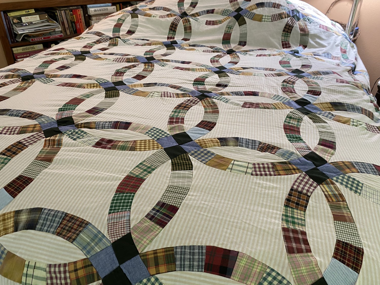 Update** Double wedding ring quilt is complete! : r/quilting