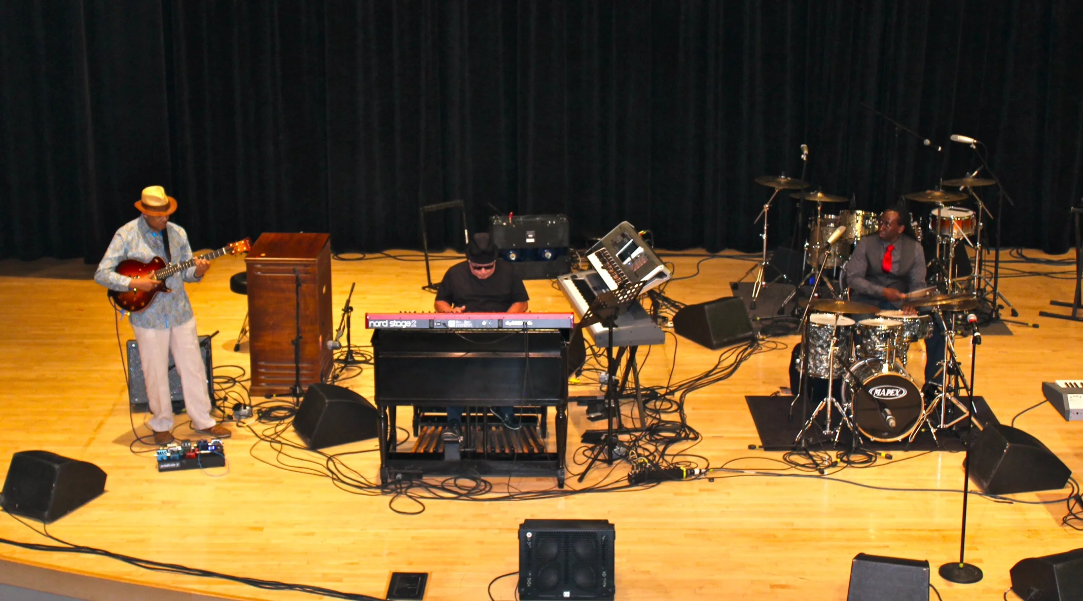 @Hochstein (June 6, 2014) Opening for Rachelle Ferrell