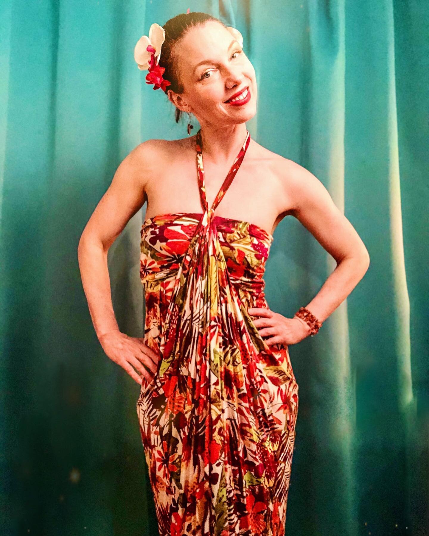 Day 19 entry for a self drafted dress for #sewapril2021 with #rylissbod and #fiberstofabric 

Top five reasons I love this dress:
1. Go to dinner, eat every last bite of your magical dessert experience, and still have room to spare 😂 (best reason ev