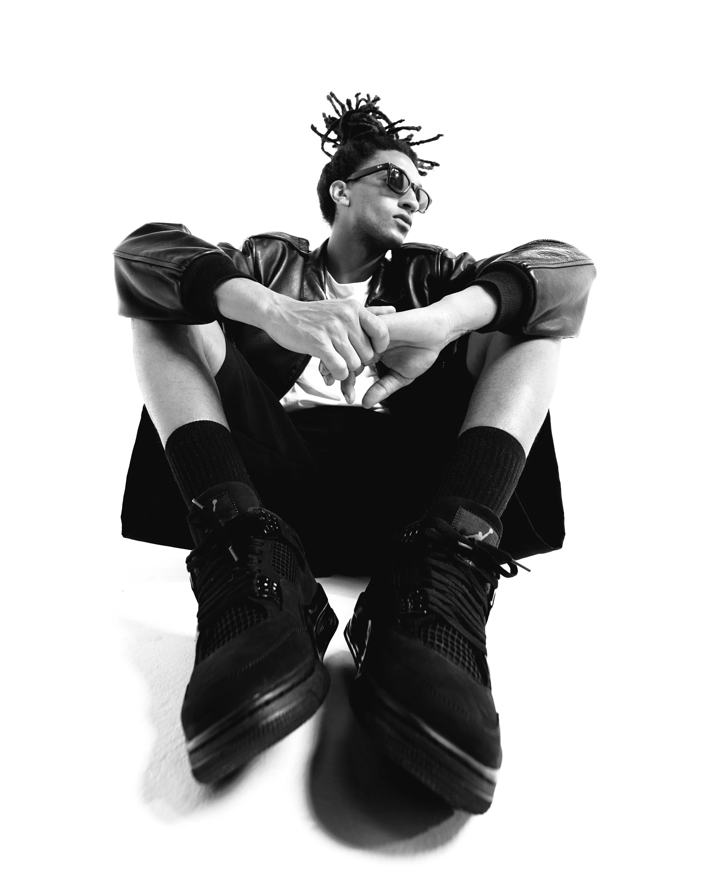 JORDAN SHOE PALACE IG  EL0A3450 bw.jpg