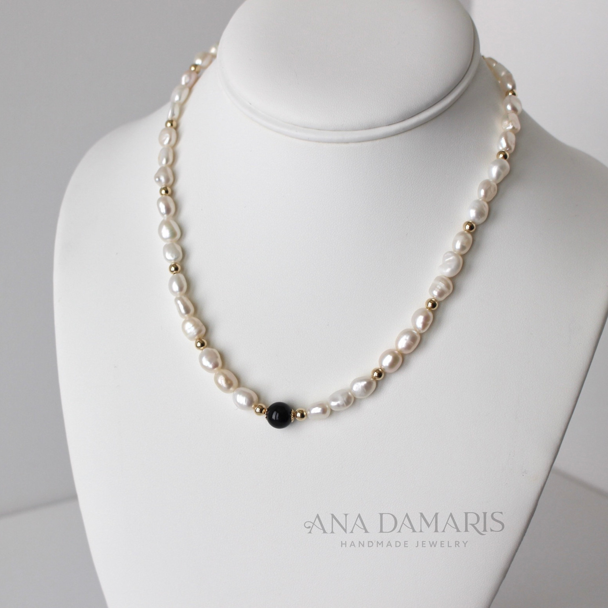pearls and onyx necklace 1.png