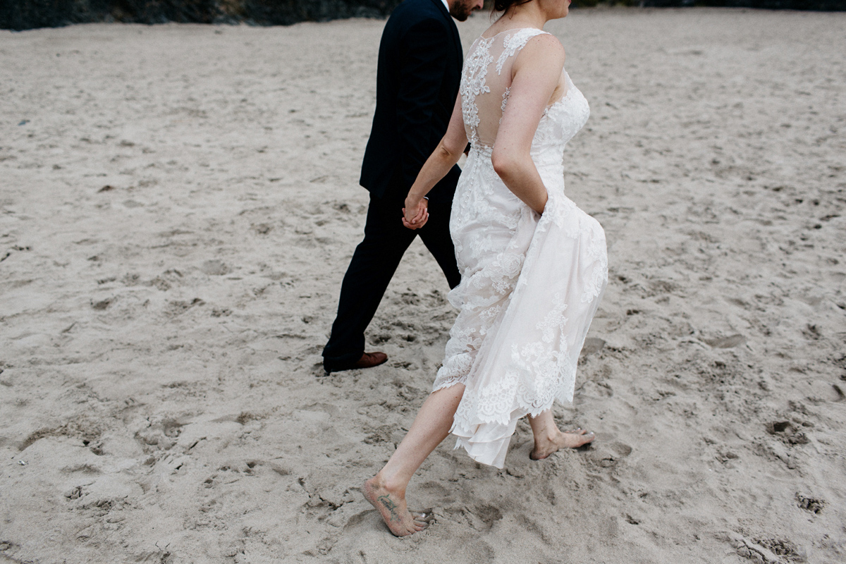 hug point elopement