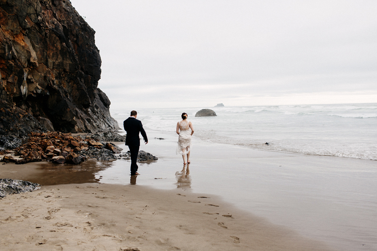 hug point elopement