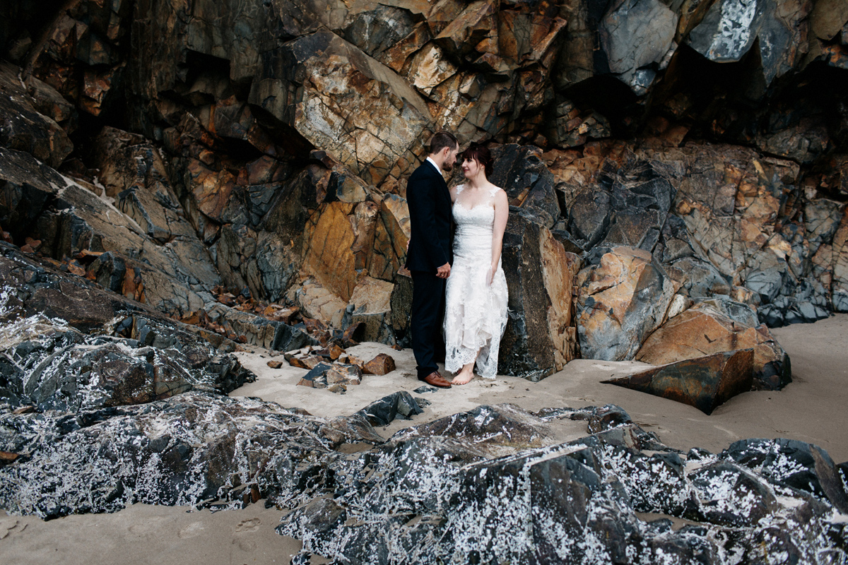 hug point elopement