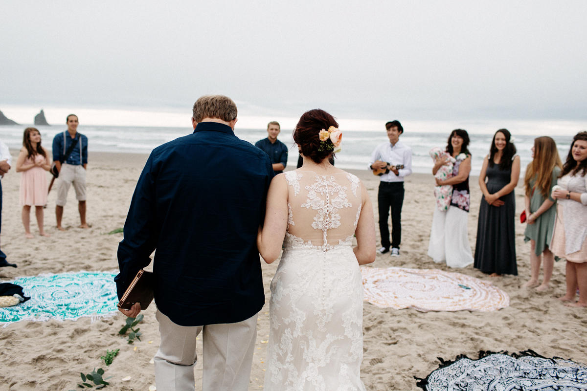 hug point elopement