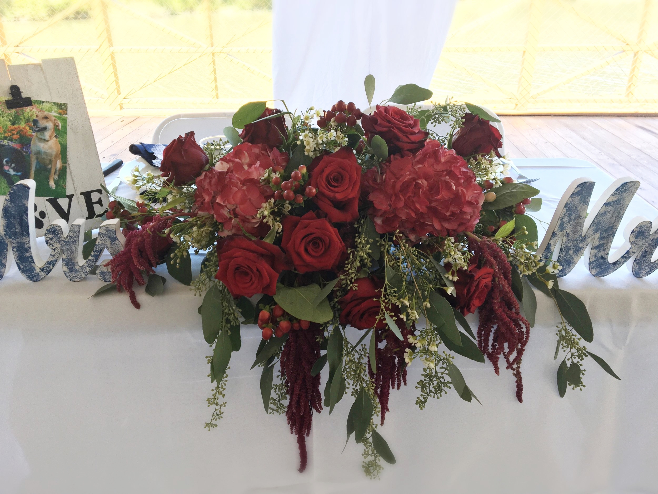 Evelisa Floral & Design: Sweetheart table flowers