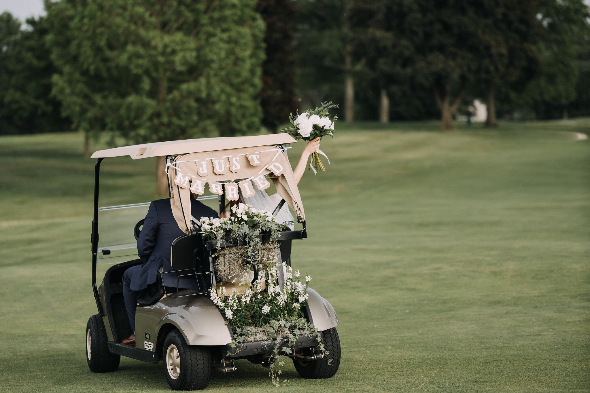 Evelisa Floral &amp; Design_Just Married at Westchester Hills Gold Club