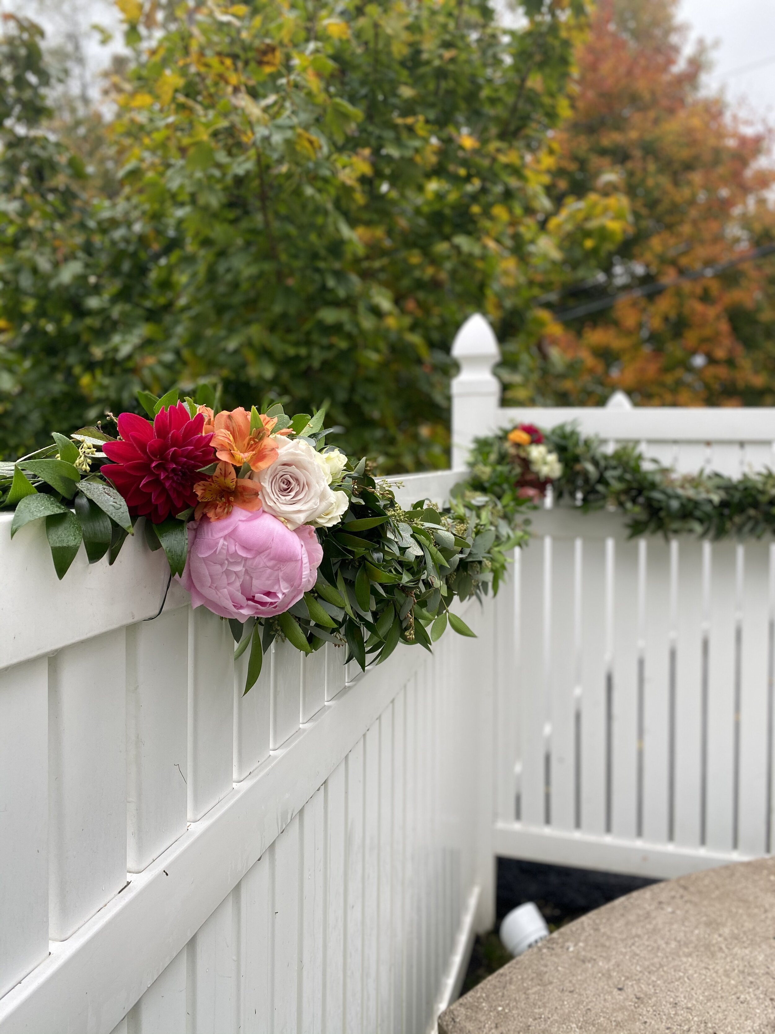 Evelisa Floral &amp; Design outdoor garland