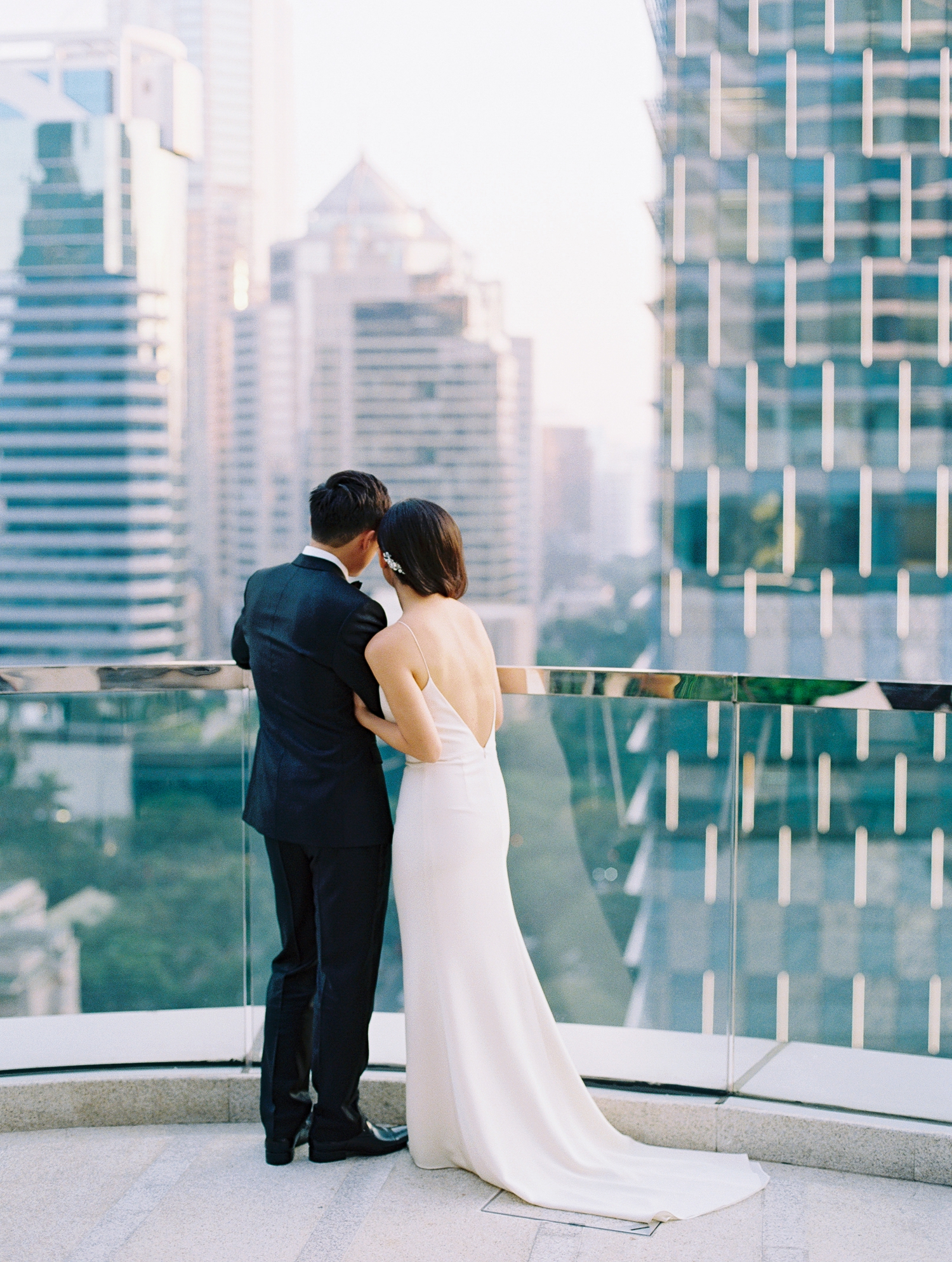 bride and groom cityscape bangkok thailand
