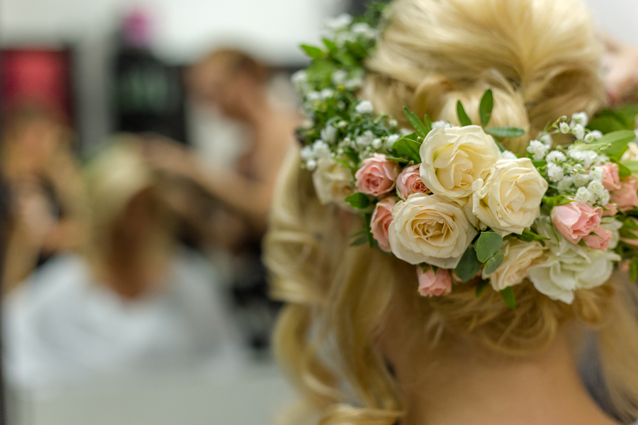 bride and her beautiful hair arraignment 