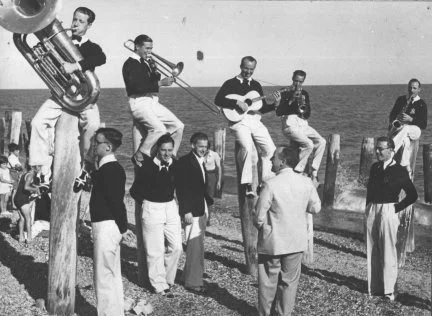  A quick rehearsal on the beach! 