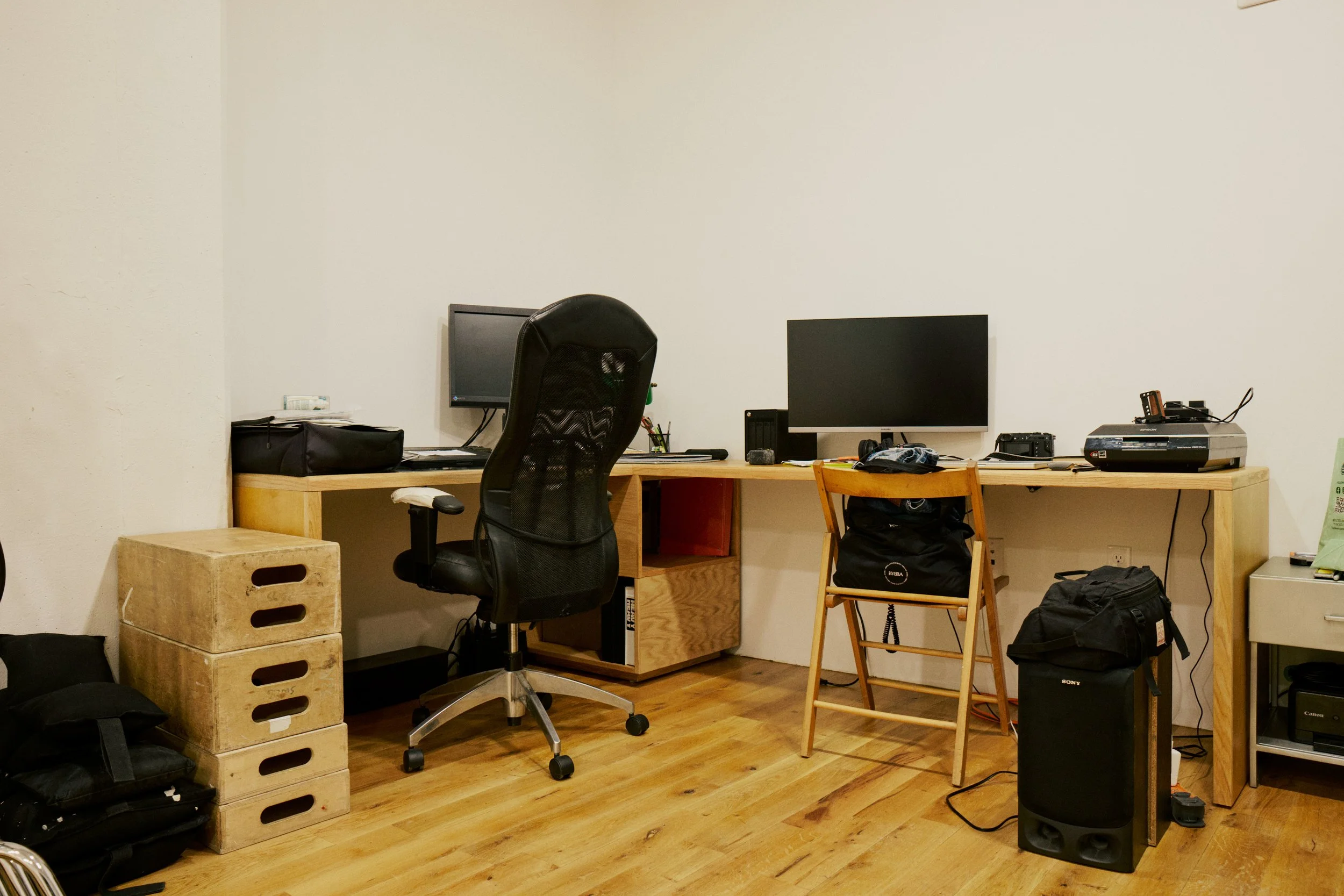 StudioDesk_026.jpg