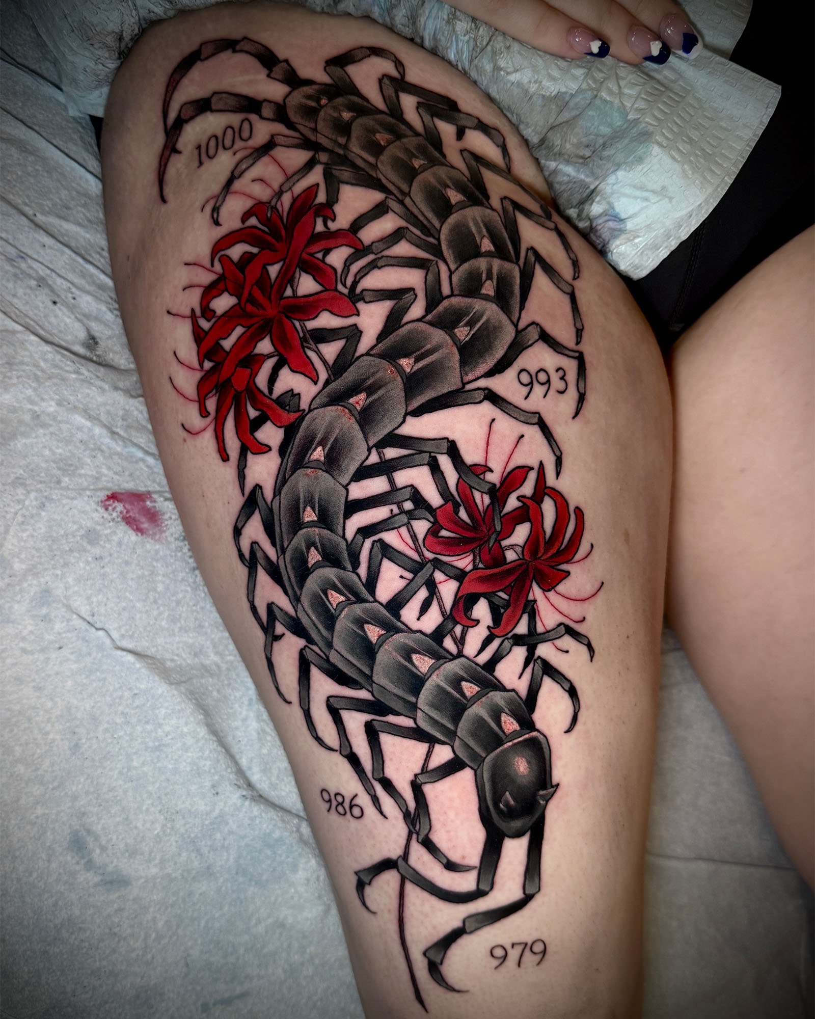  aj-rockwell-illustrative-large-scale-black-grey-centipede-tattoo-daphne-alabama.jpg