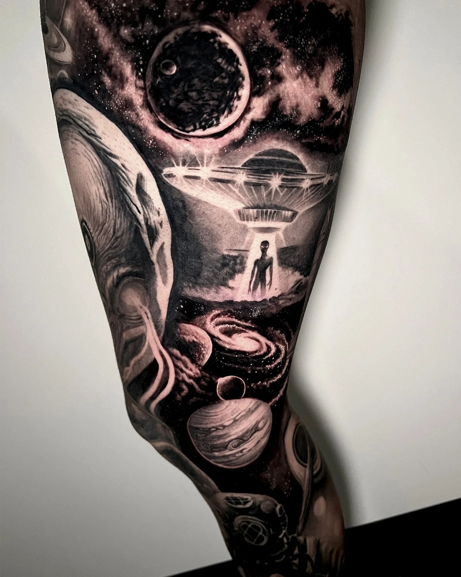 maddie-stanaland-black-grey-large-scale-space-tattoo-daphne-alabama.jpg