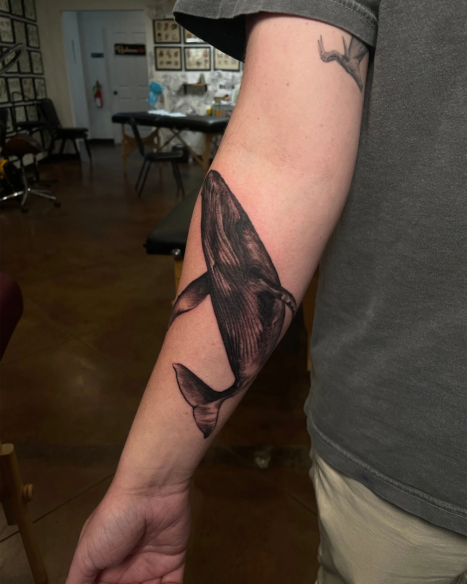 zach-long-black-grey-photo-realism-whale-tattoo-daphne-alabama.jpg
