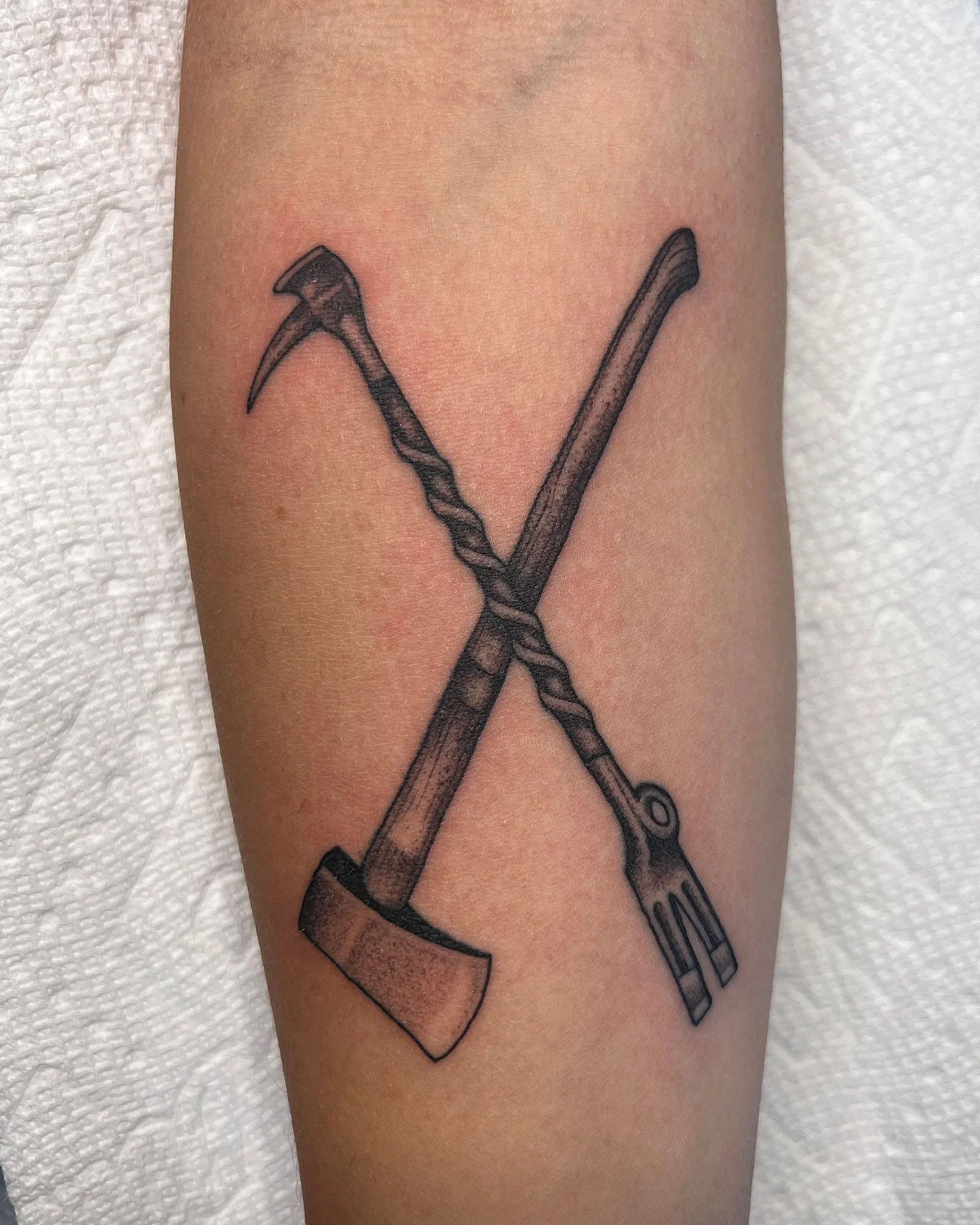 brent-mccarron-fine-line-black-grey-tattoo-daphne-alabama.jpg