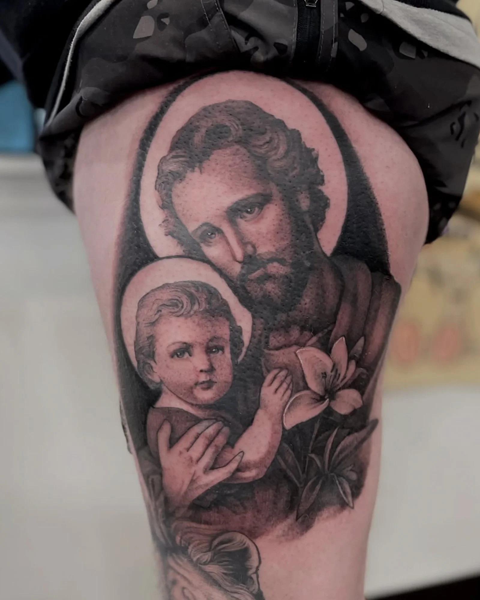 peter-anderson-black-grey-st.joseph-leg-tattoo-daphne-alabama.jpg