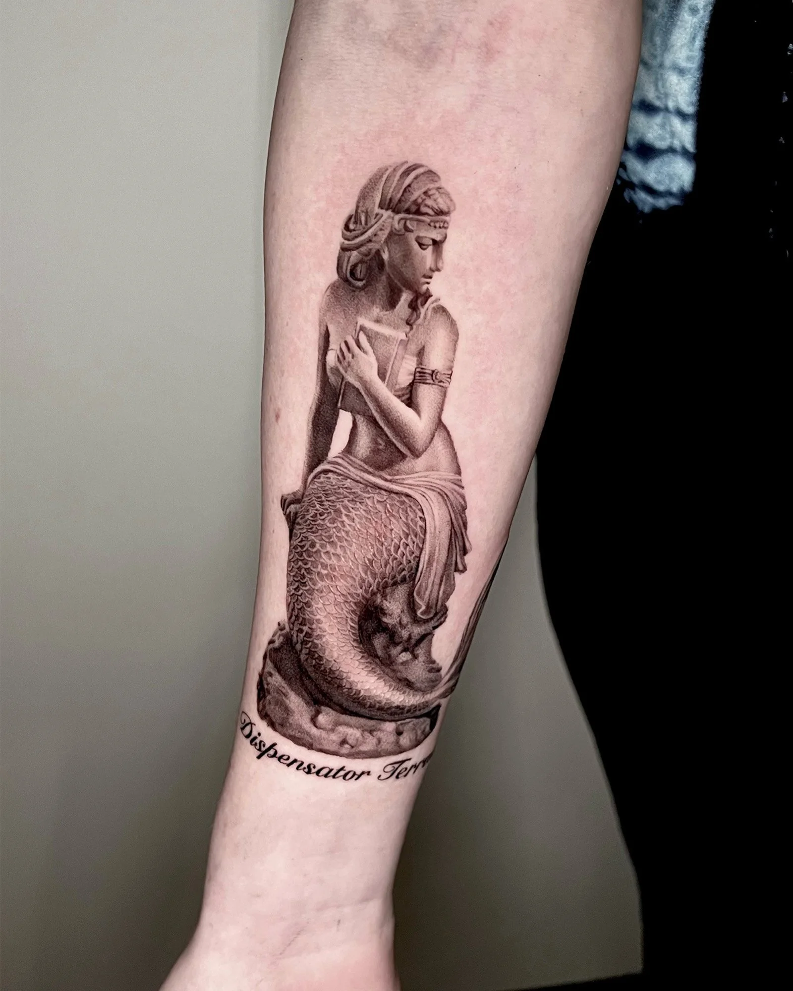 maddie-stanaland-black-grey-photo-realistic-family-portrait-tattoo-daphne-alabama.jpg