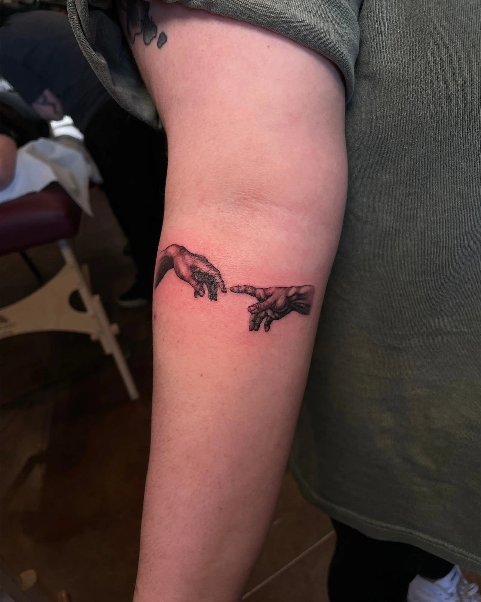 zach-long-black-grey-fine-line-realism-tattoo-daphne-alabama.jpg