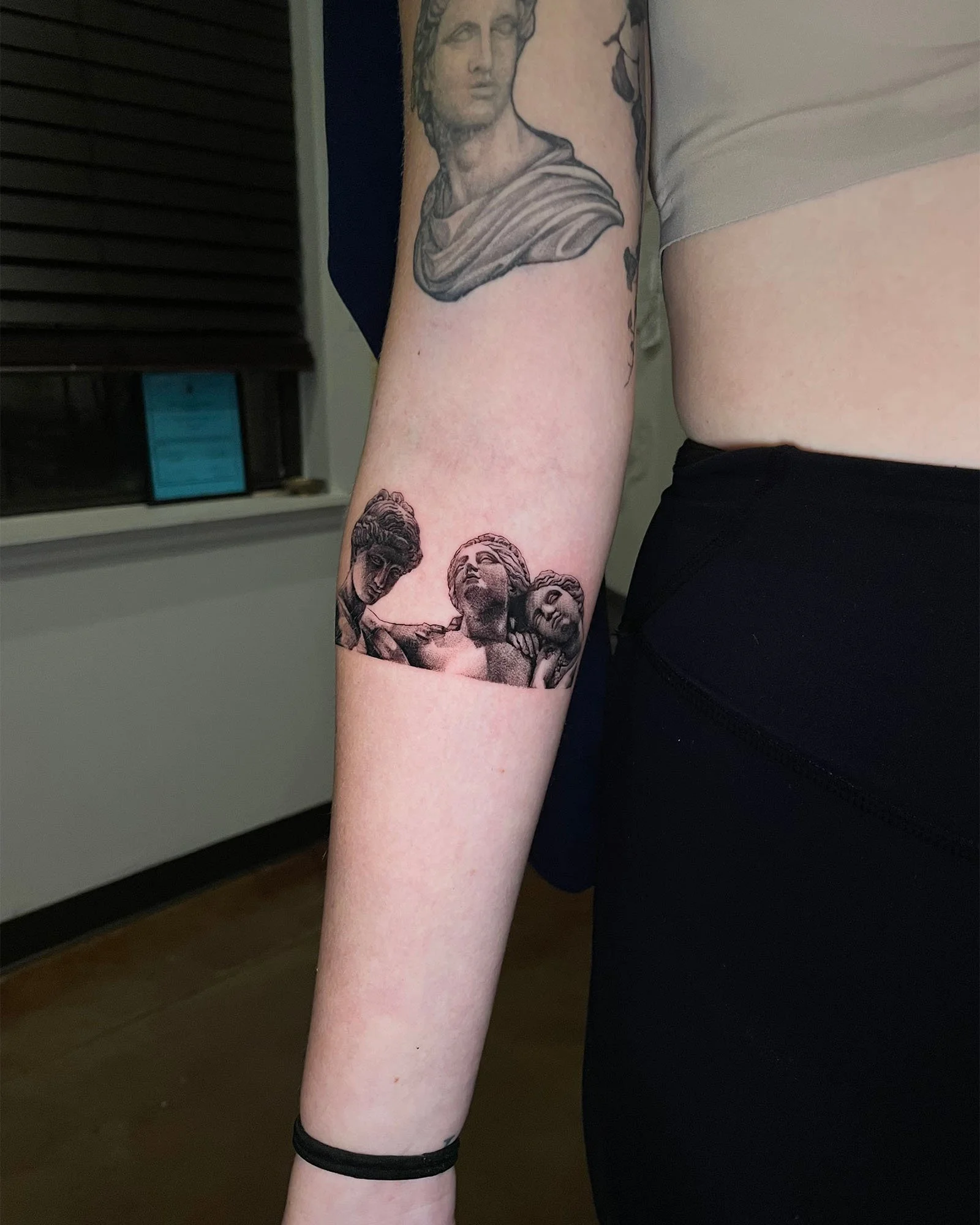 zach-long-black-grey-fine-line-statue-tattoo-daphne-alabama.jpg