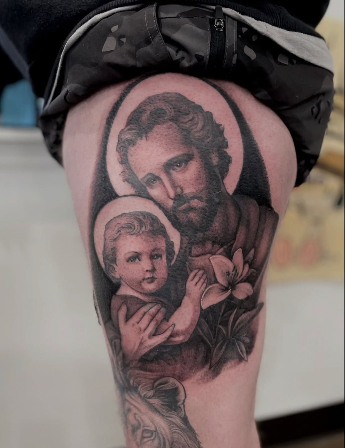 peter-anderson-black-grey-st.joseph-leg-tattoo-daphne-alabama.jpg