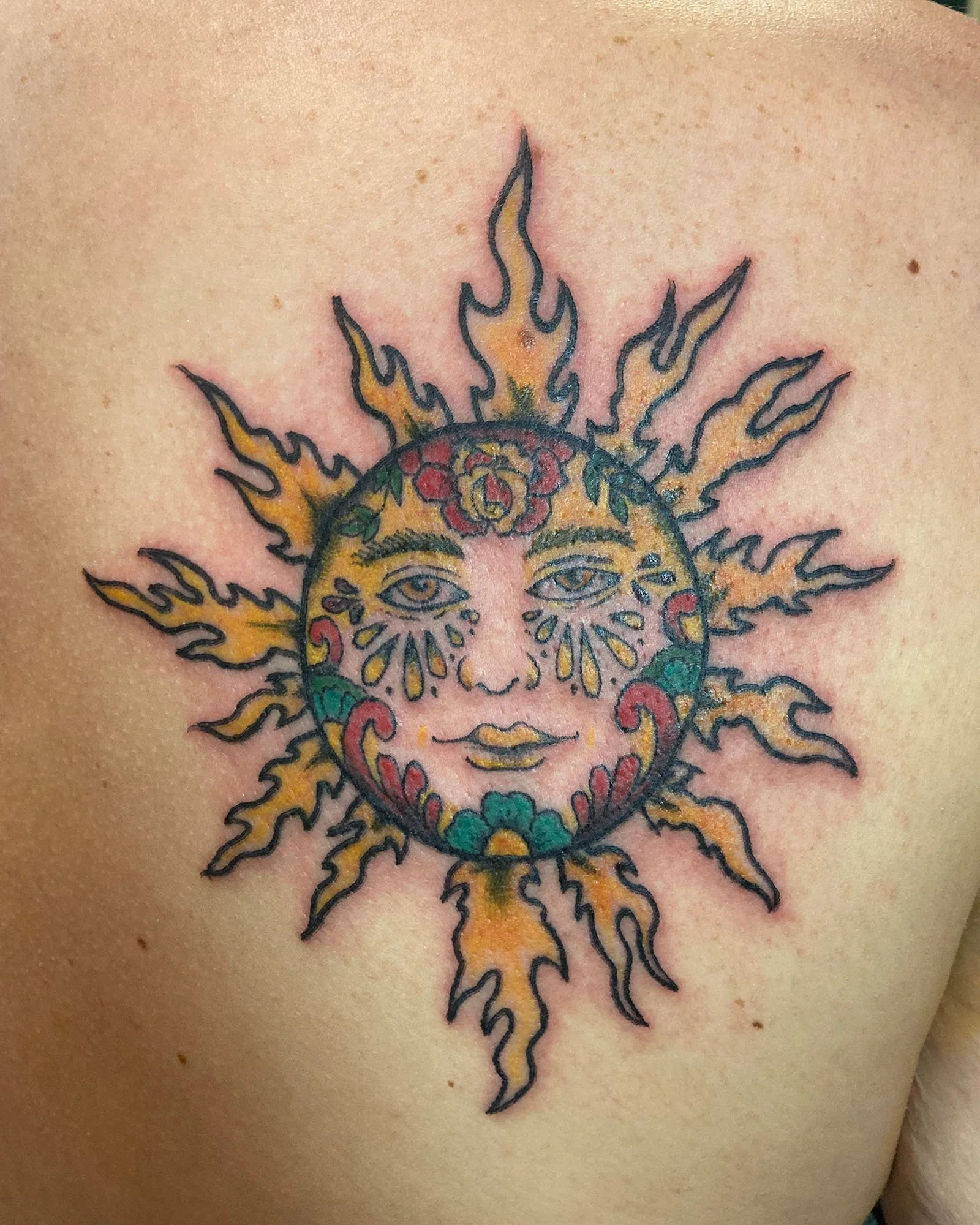rob-green-illustrative-sun-tattoo-daphne-alabama.jpg