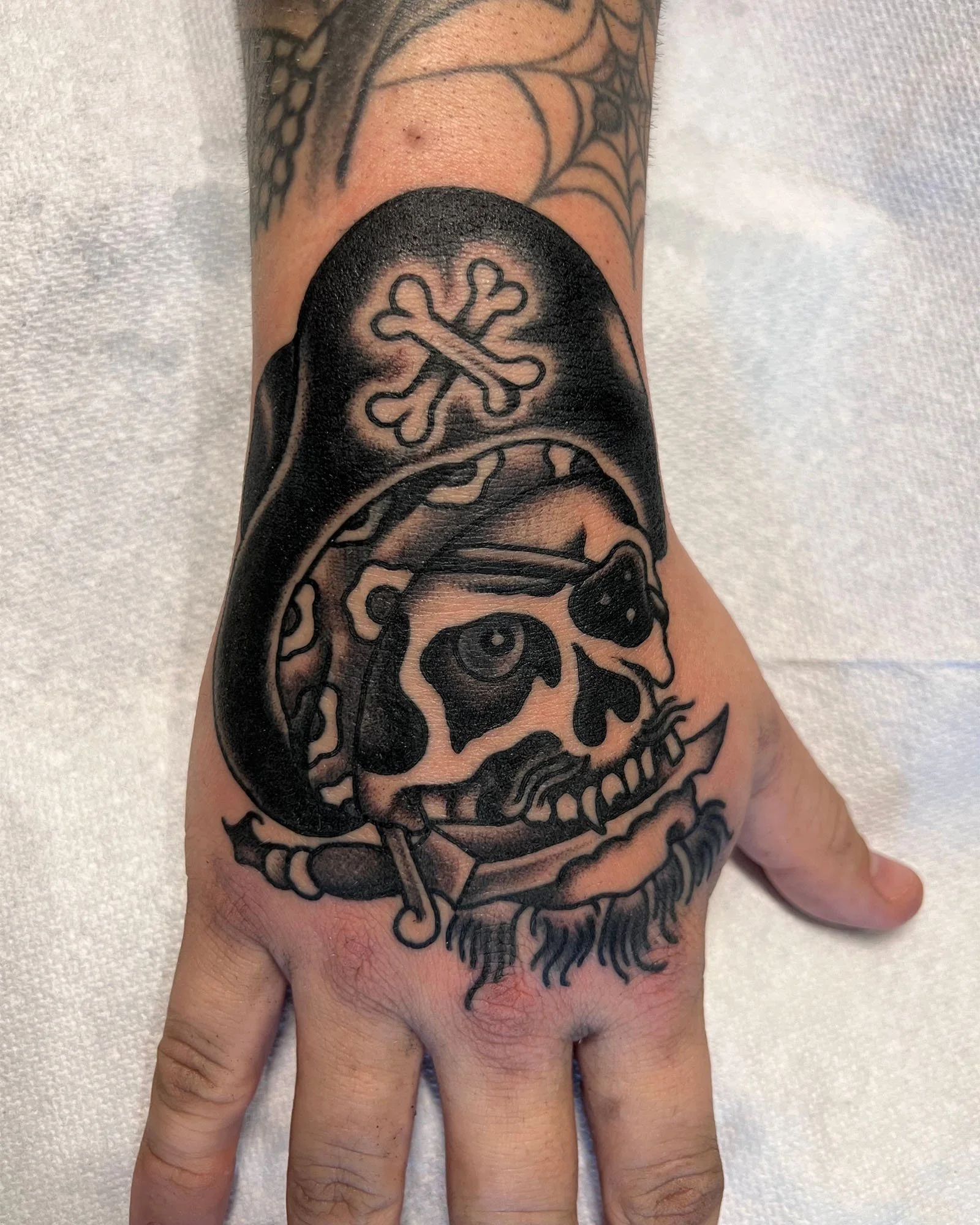 brent-mccarron-american-traditional-black-grey-hand-tattoo-daphne-alabama.jpg