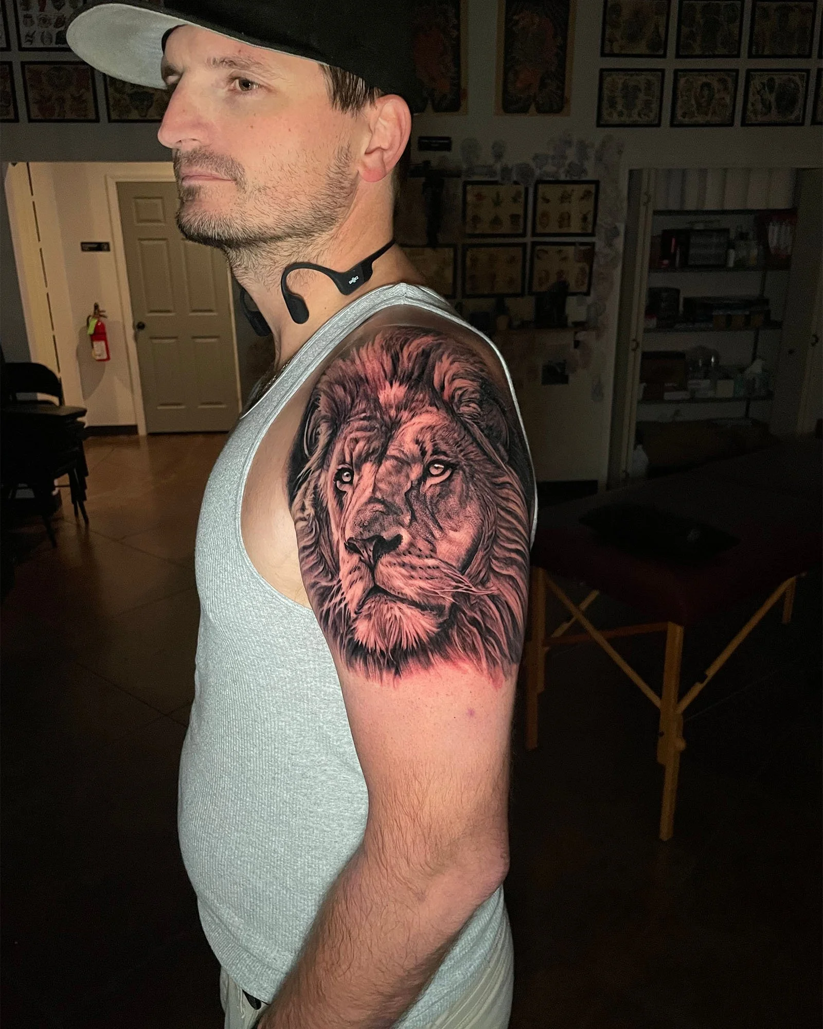 zach-long-black-grey-photo-realism-lion-tattoo-daphne-alabama.jpg