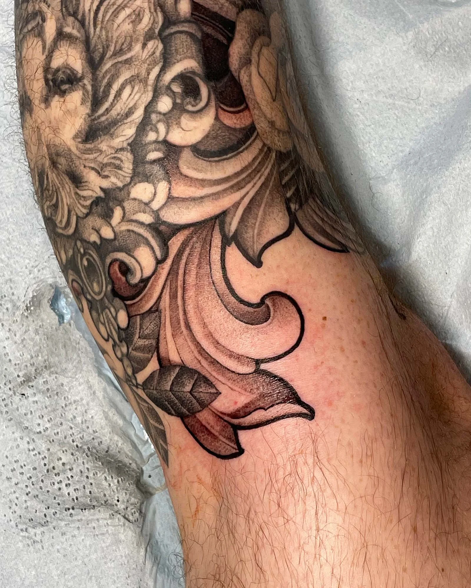 peter-anderson-black-grey-filigree-tattoo-daphne-alabama.jpg