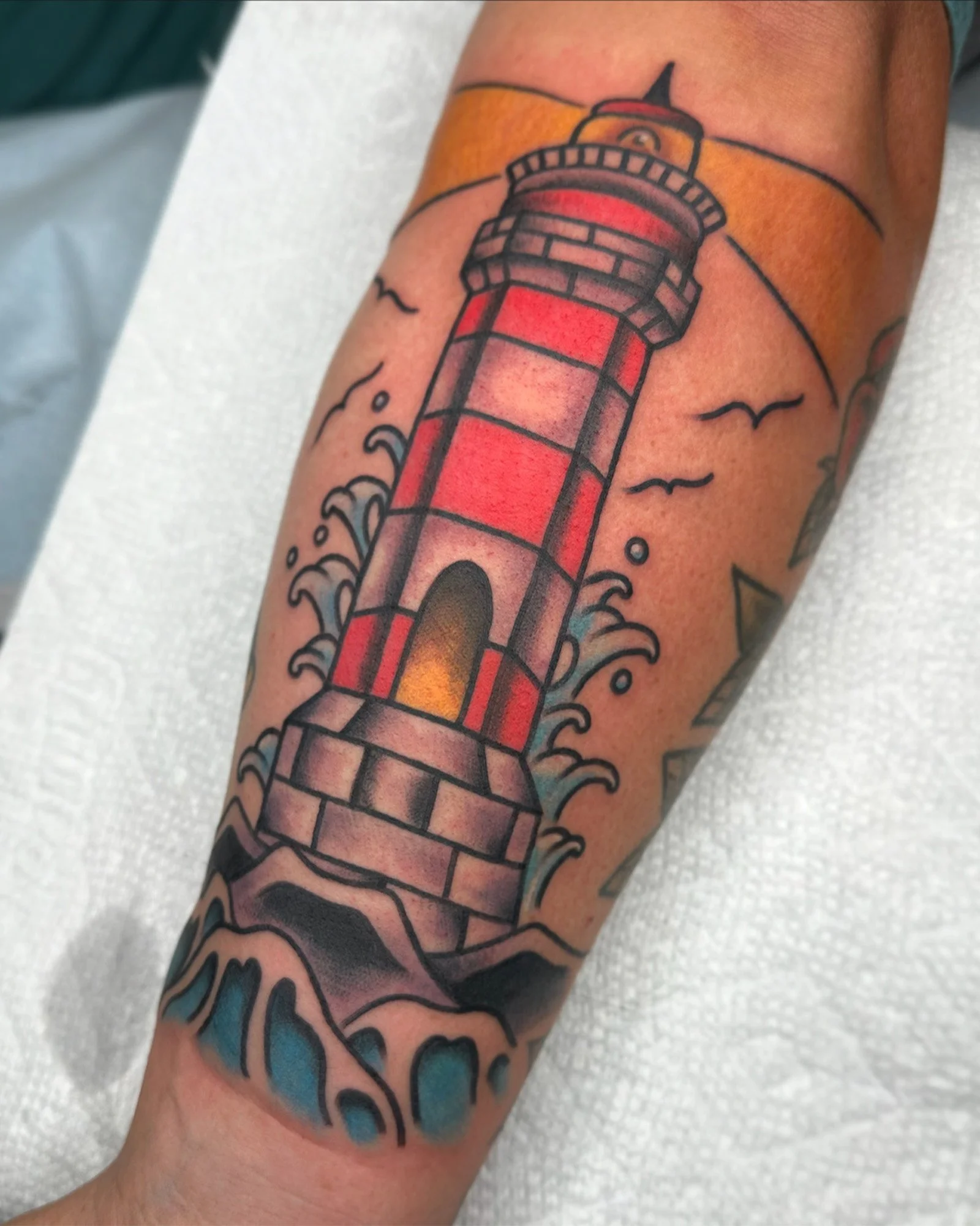 pat-duval-american-traditional-lighthouse-tattoo-daphne-alabama.jpg