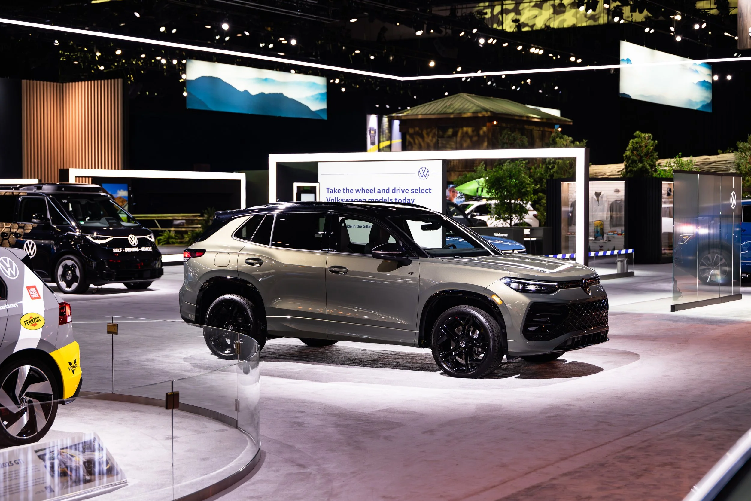 VW-LA-Auto-Show-2025-©SamDobbins-0855.jpg