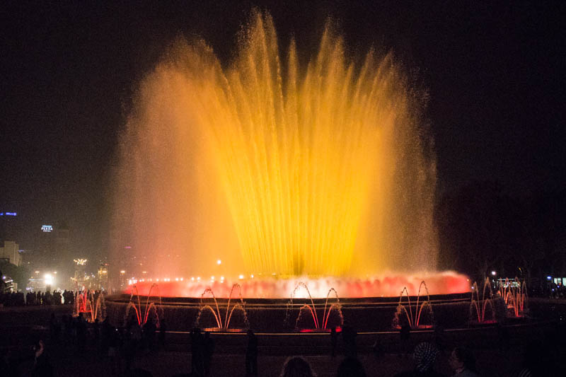 Barcelona-Mountjüic-Magic-Fountain-orange.jpg