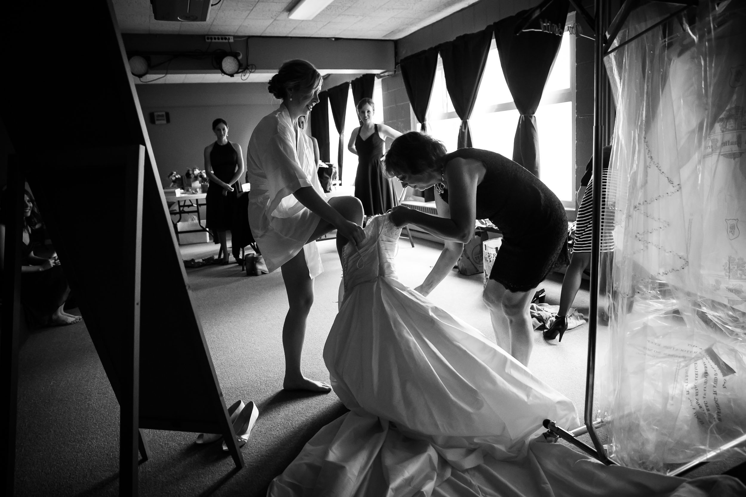 Seattle Community Church Wedding Photography | By G. Lin Photography | Bride getting ready with bridesmaids