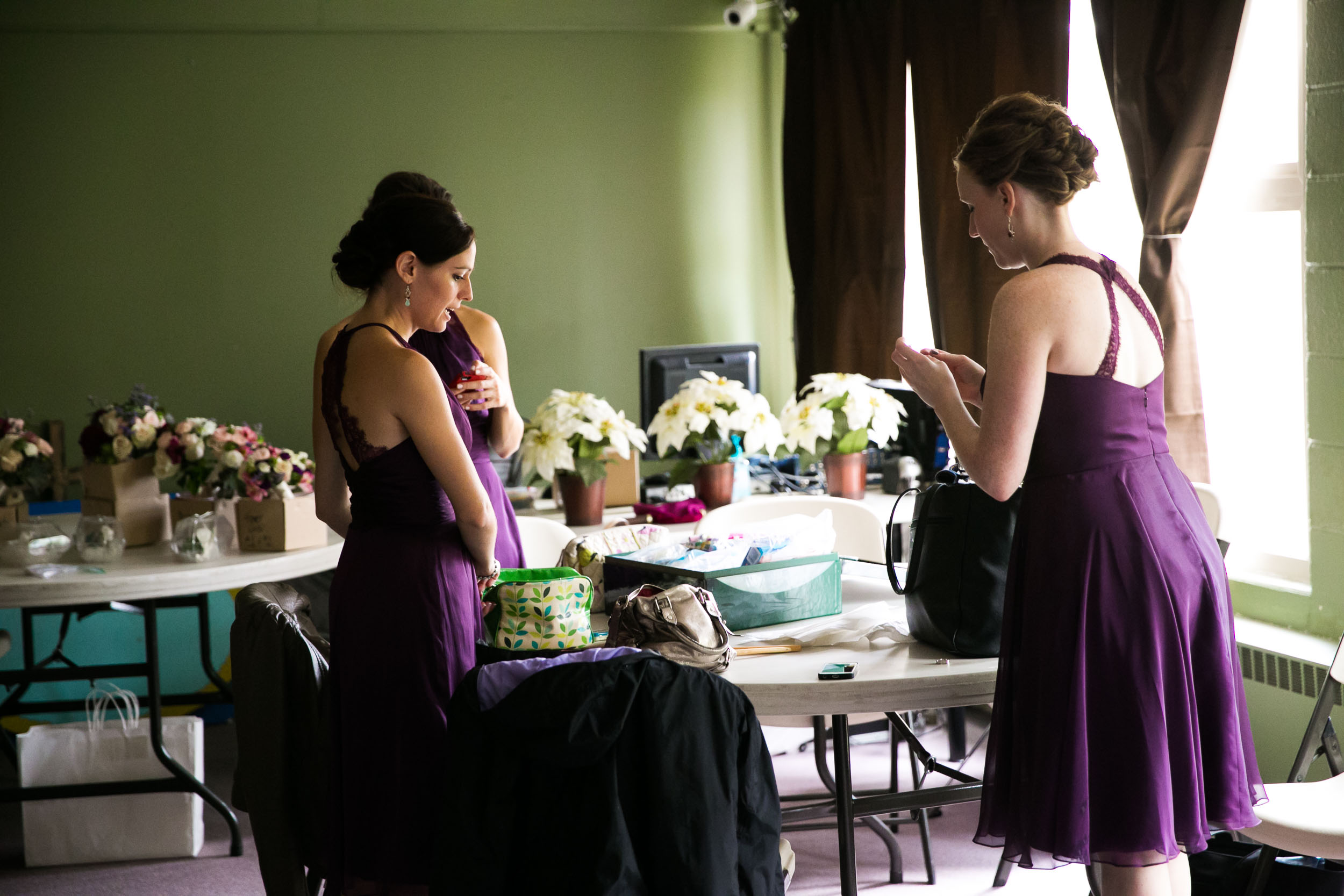 Seattle Community Church Wedding Photography | By G. Lin Photography | Bridesmaids getting ready