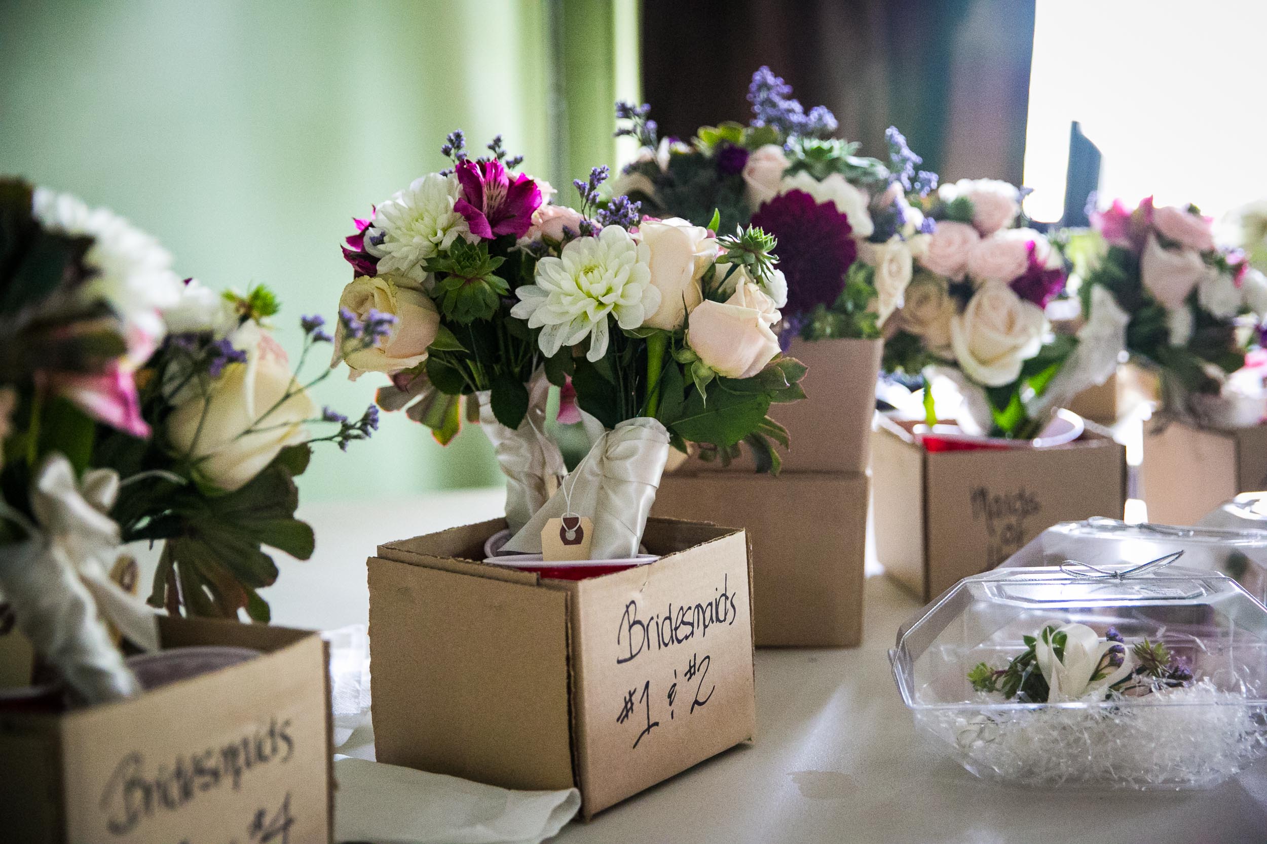 Seattle Community Church Wedding Photography | By G. Lin Photography | Flower bouquets