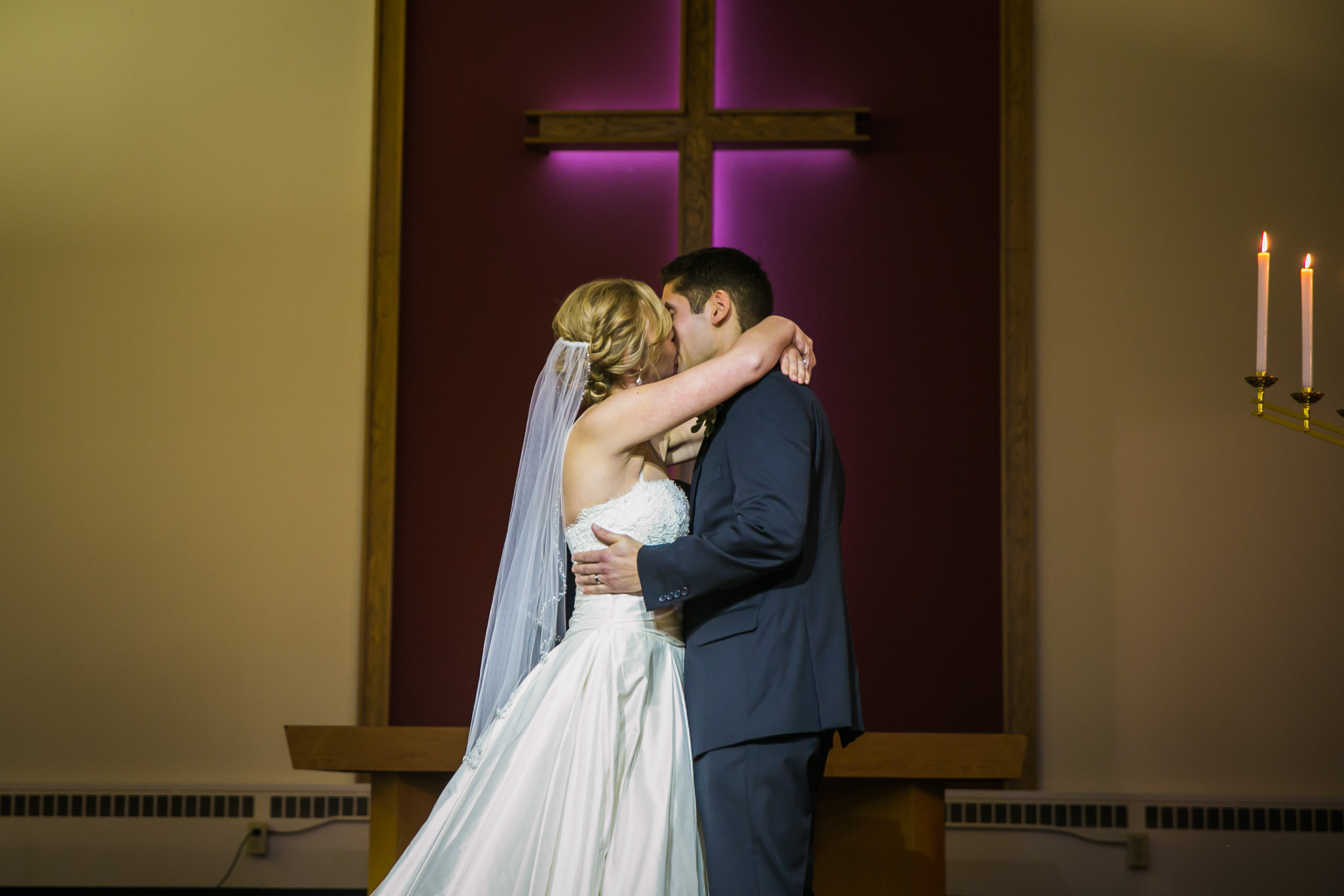 Seattle Community Church Wedding Photography | By G. Lin Photography | First Kiss