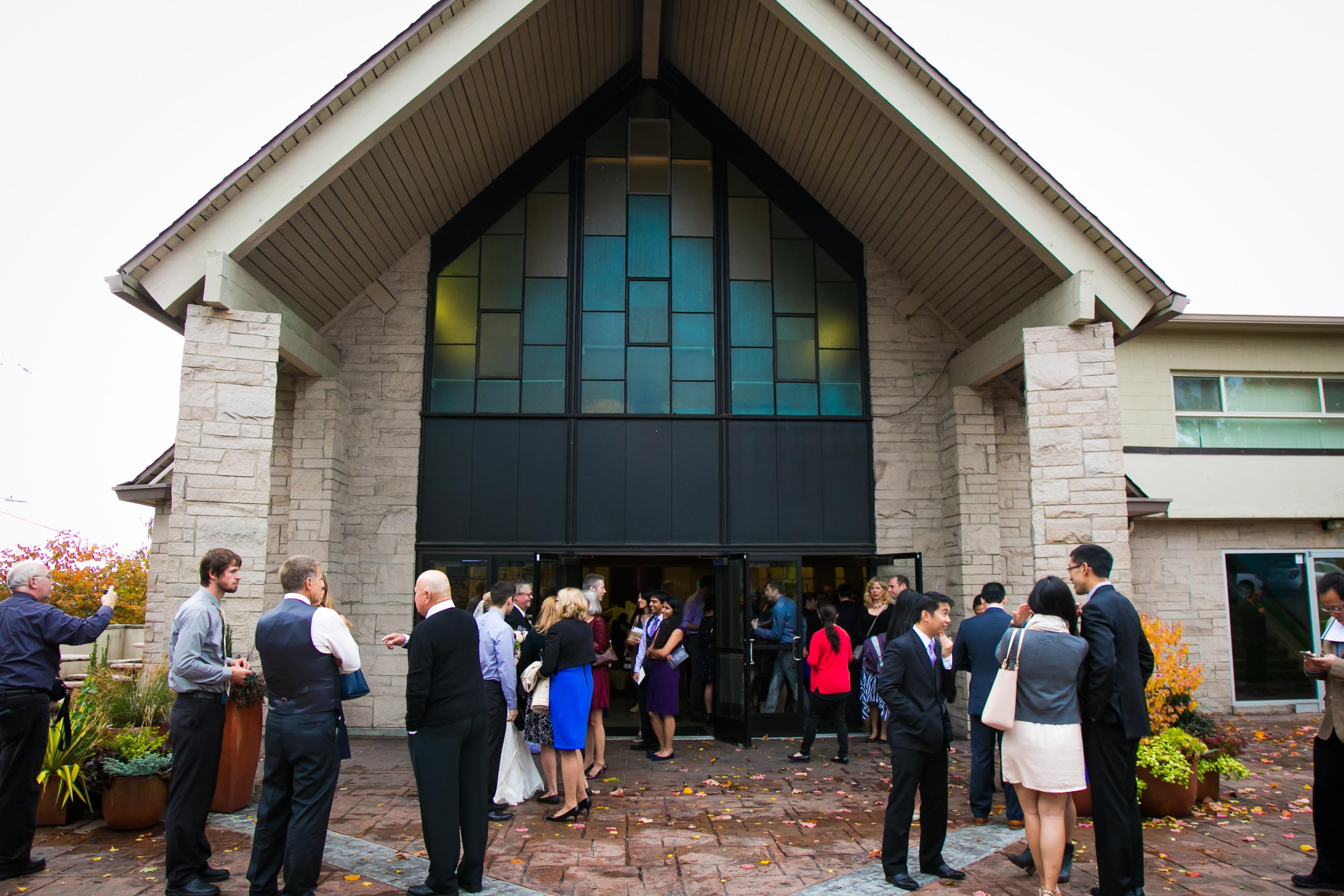 Seattle Community Church Wedding Photography | By G. Lin Photography | Guests waiting outside