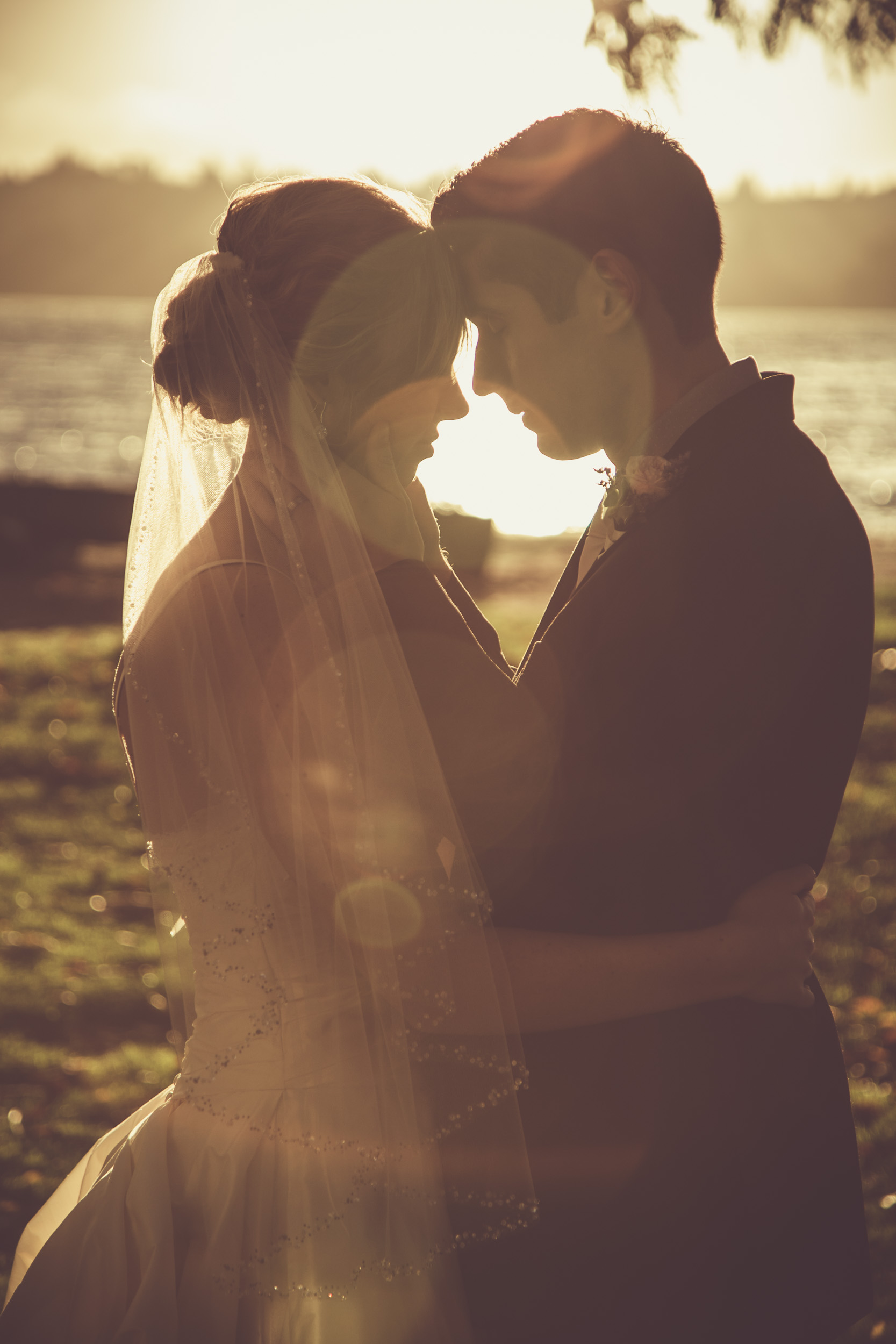 Seattle Community Church Wedding Photography | By G. Lin Photography | Sunset photo of bride and groom at Greenlake Park