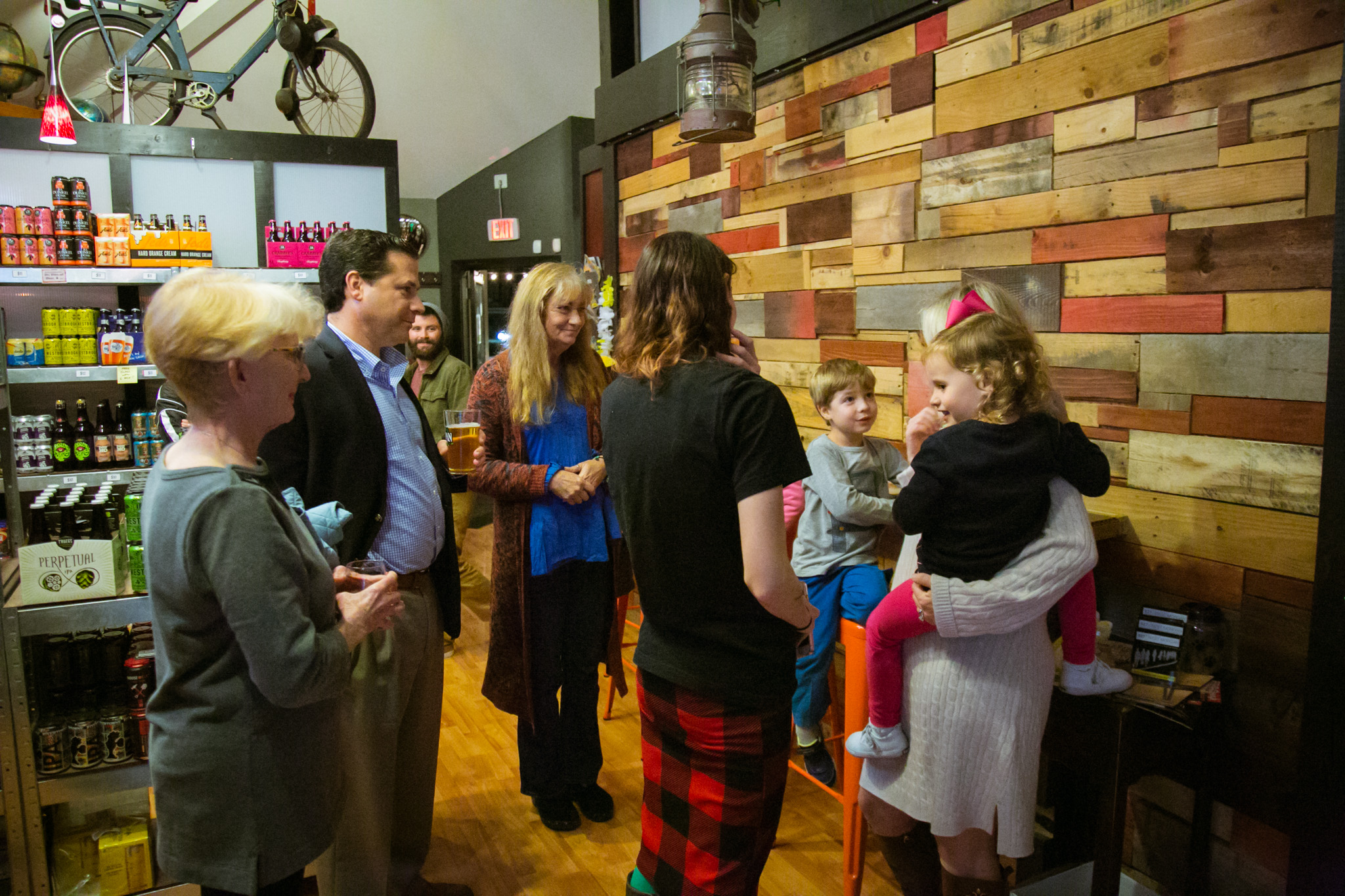 Raleigh Event Photographer | G. Lin Photography | Guests chatting in foyer for event