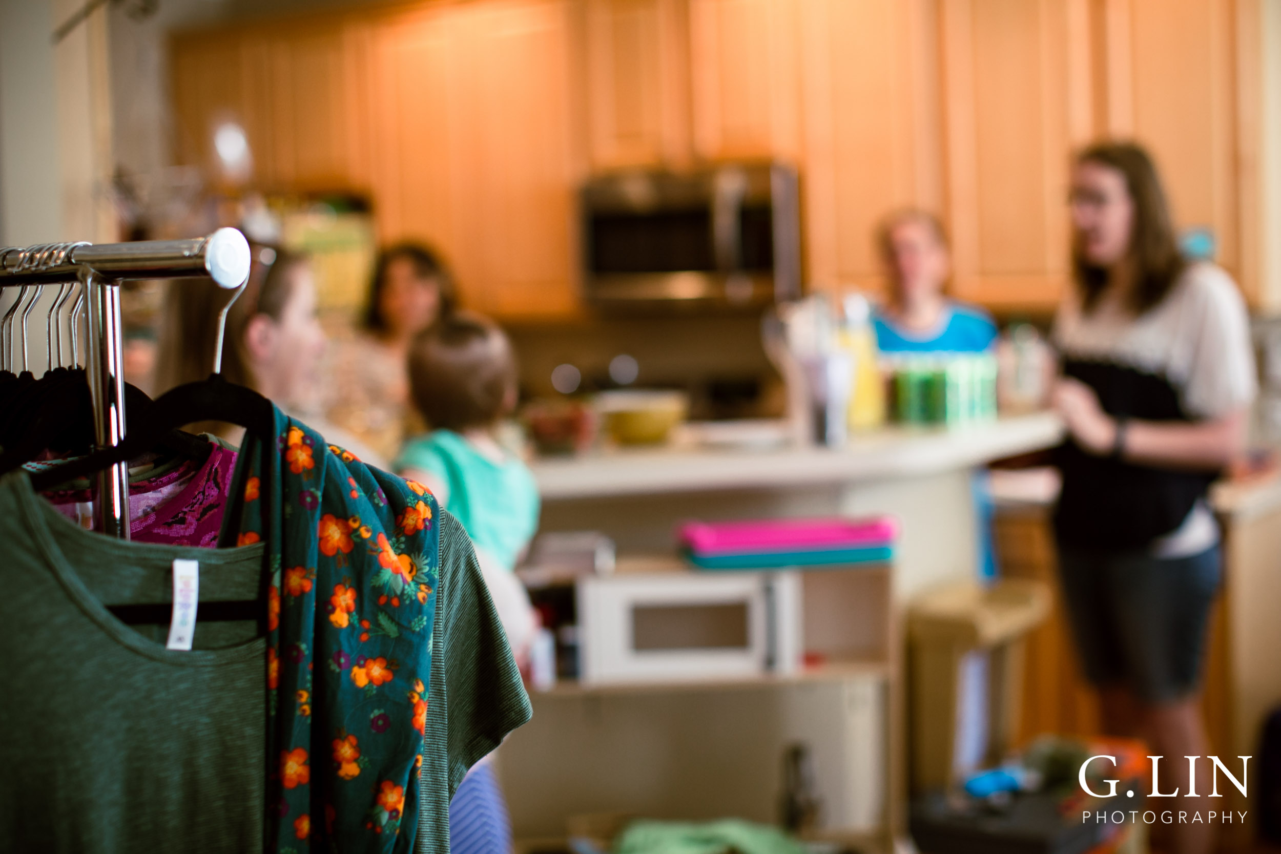 Raleigh Event Photographer | G. Lin Photography | Women talking in kitchen