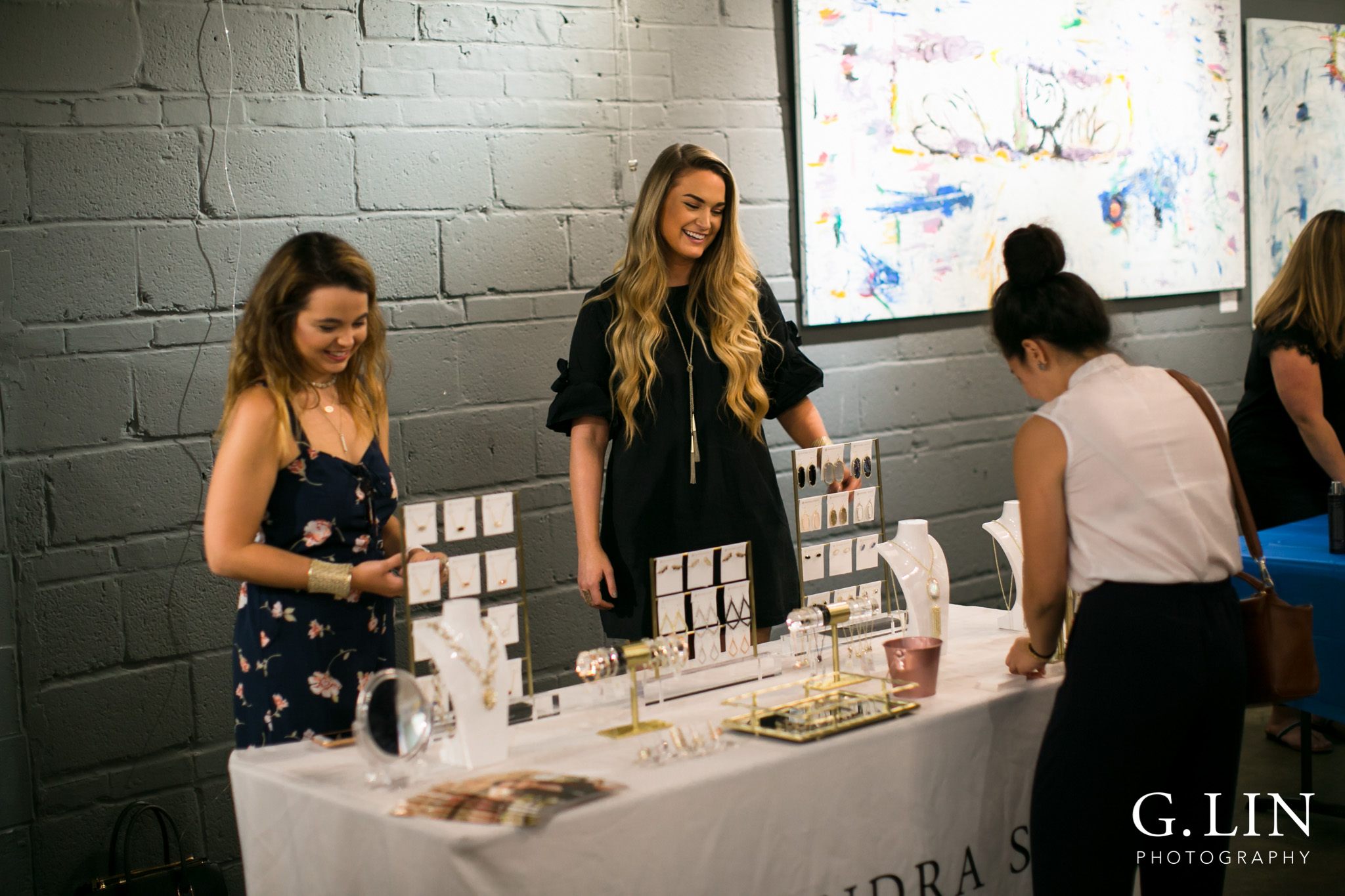 Raleigh Event Photographer | G. Lin Photography | Vendors from Kendra Scott chatting with customers