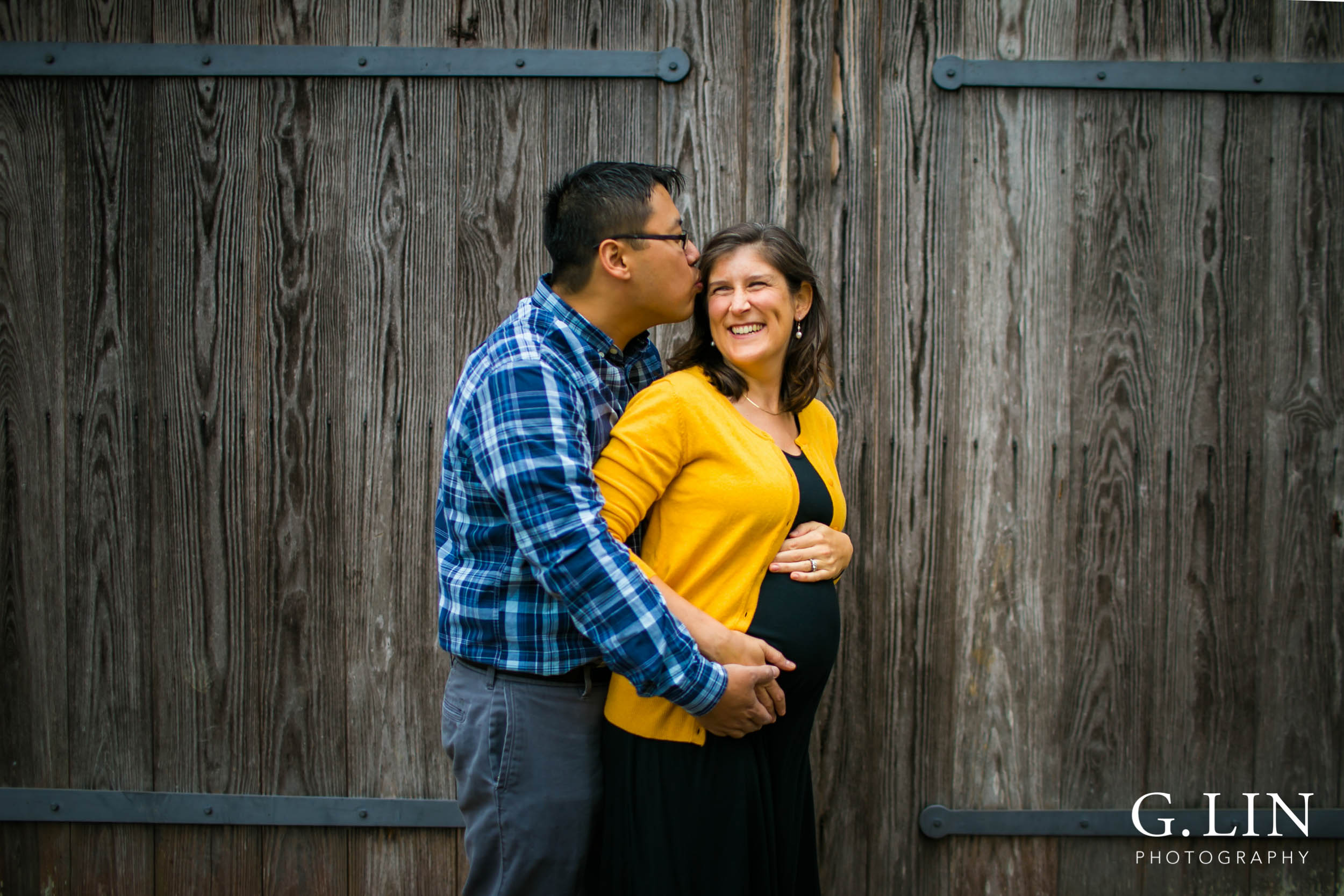 Durham Family Photography | G. Lin Photography | Husband kissing wife in park