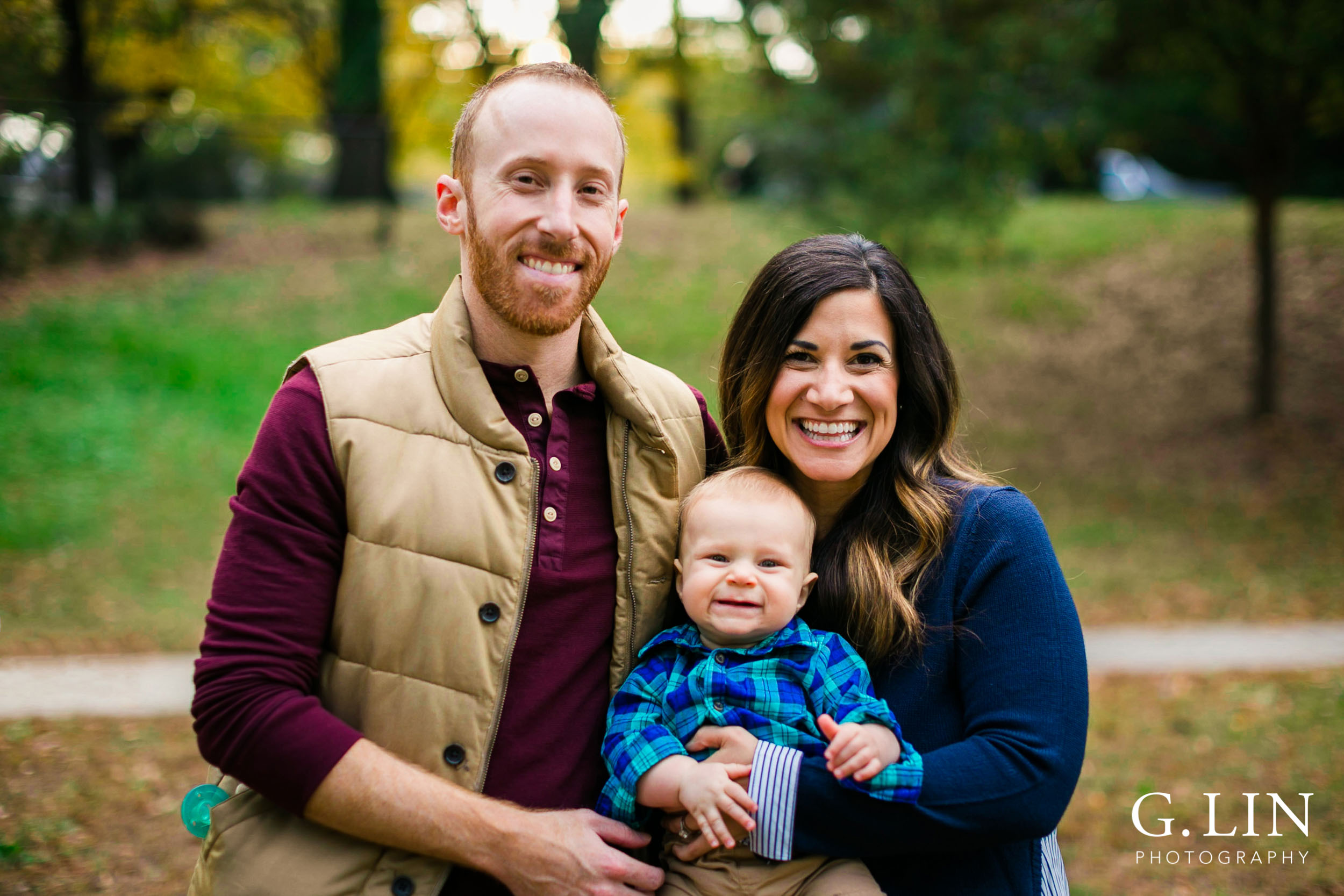 Raleigh Newborn Photographer | G. Lin photography | Classic family shot at oval park in durham