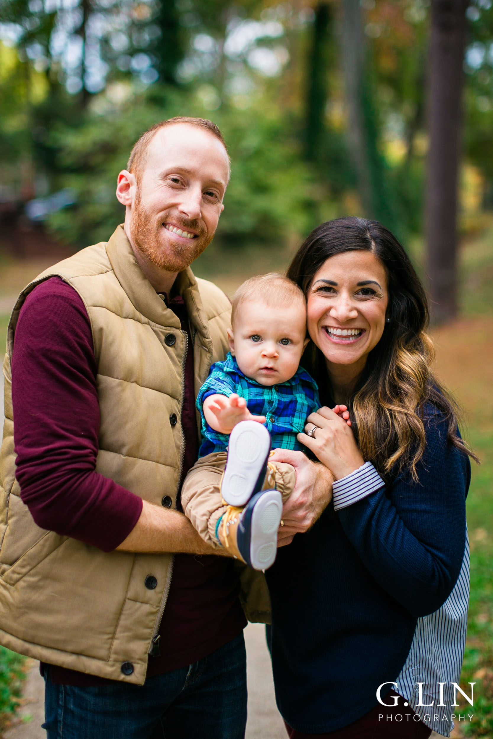 Durham Family Photographer | G. Lin Photography | classic fall family photo in durham nc