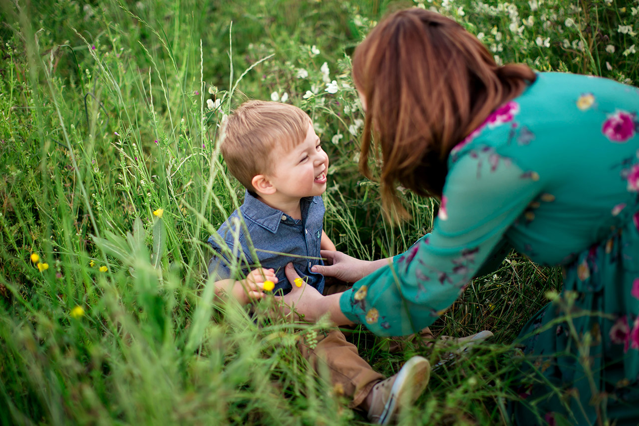Raleigh Family Photographer | G. Lin Photography | Portrait of mother and child at NCMA