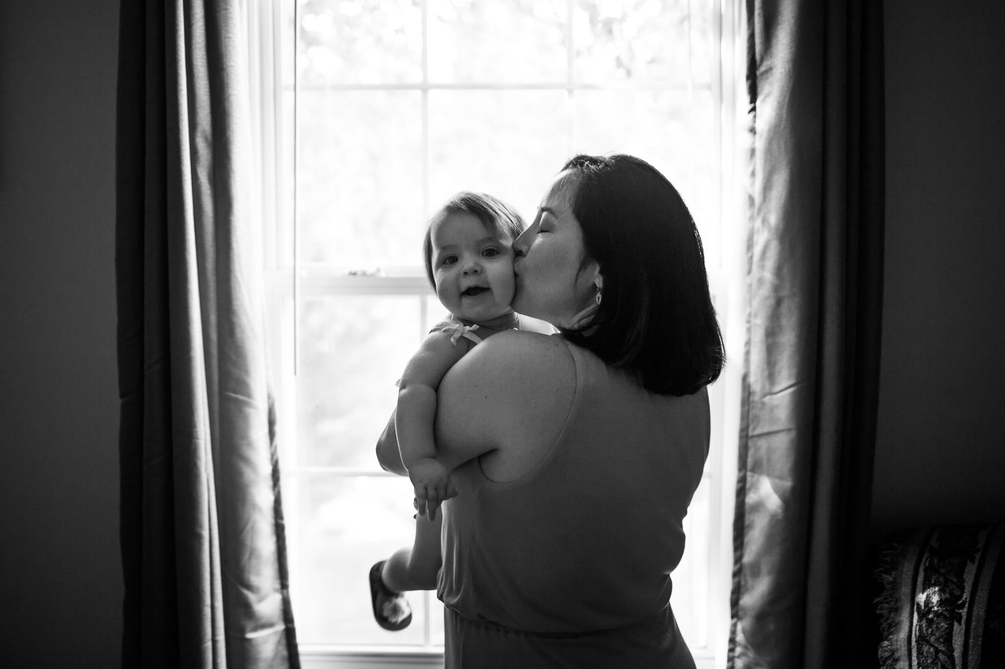 Black and white photo of mom and daughter | Raleigh Newborn Photographer | By G. Lin Photography