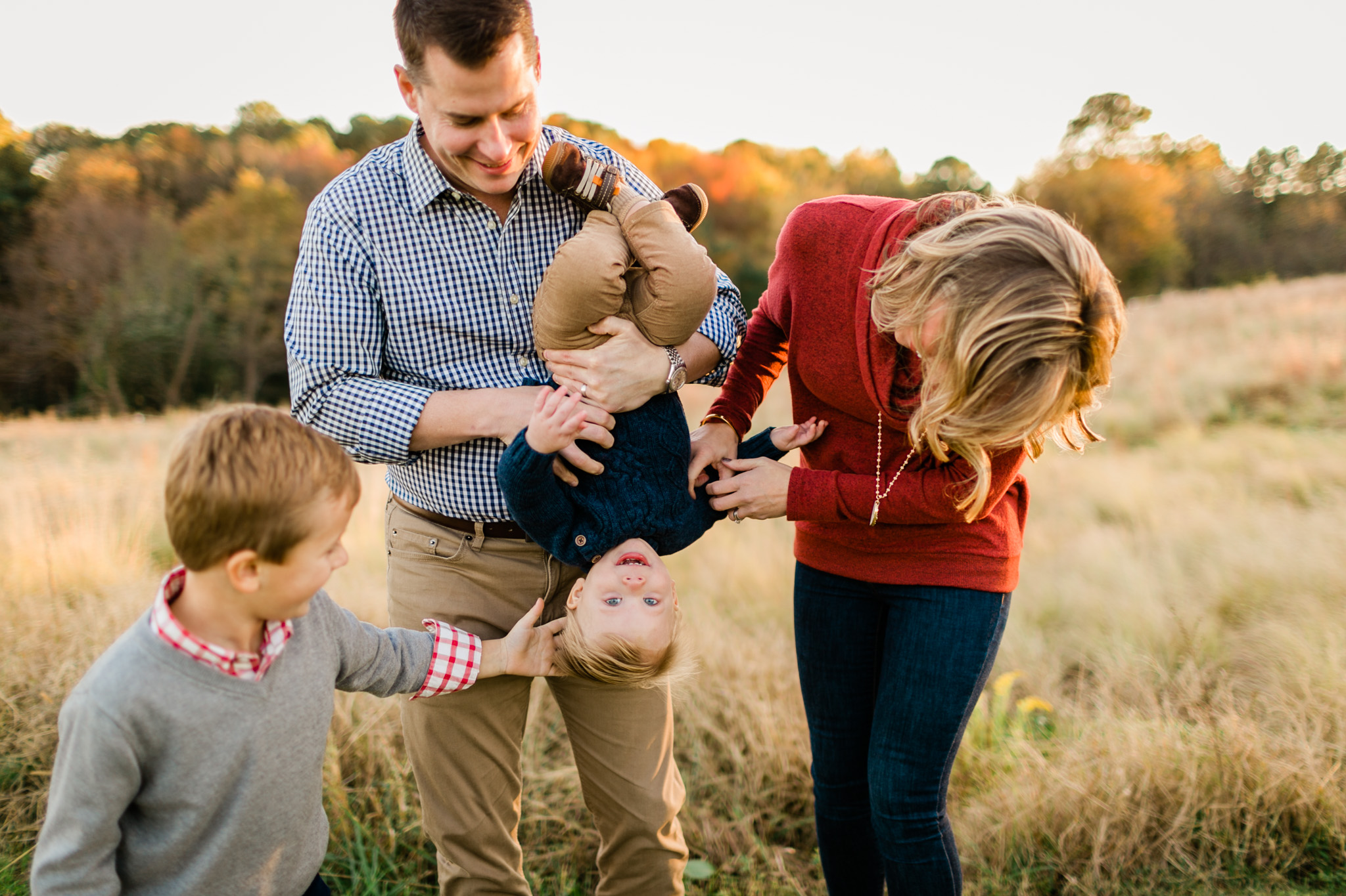 Outdoor fall family photo at NCMA | Raleigh Family Photographer | By G. Lin Photography